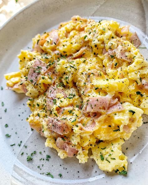 Ham Scrambled Eggs, Ham And Cheese Scrambled Eggs, Scrambled Eggs With Ham, Scrambled Eggs With Ham And Cheese, Scrambled Eggs Ideas, Eggs And Ham, Ham And Eggs Breakfast, Loaded Scrambled Eggs, Eggs And Ham Breakfast