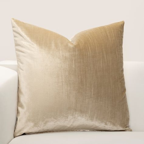 Silver And Gold Bedroom, Brown Couches, Gold Accent Pillows, Reserve Home, Metallic Pillow, Gold Throw, Gold Throw Pillows, Beautiful Bedroom Decor, Pillow Storage