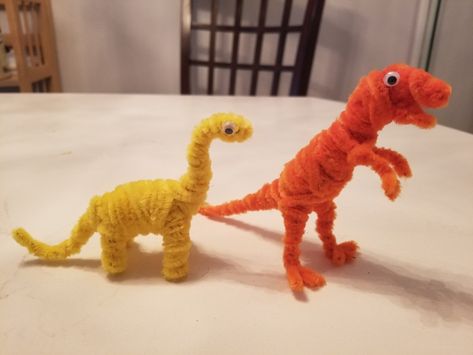 Pipe Cleaner Dinosaur, Pipe Cleaner Animals, Pom Pom Animals, Pipe Cleaner Flowers, Pipe Cleaner Crafts, Dinosaur Crafts, Dollar Tree Diy Crafts, Pipe Cleaners, Diy Crafts To Do