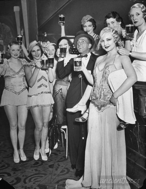 It wasn’t just speakeasies, everyone had clever ways to get their booze during Prohibition. Check these out: http://www.ancientfaces.com/article/those-lazy-hazy-crazy-days-of-prohibition/32?tid=pin16.03.31 20s Aesthetic, Prohibition Party, 1920s Aesthetic, Beer History, Roaring 20s Party, 1920s Party, The Great, Roaring 20s, Roaring Twenties