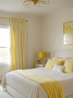 Pastel Yellow Bedroom Ideas, Pastel Yellow Bedroom, Gold Curtains Bedroom, Yellow Bedroom Aesthetic, Yellow Curtains Bedroom, Pastel Yellow Aesthetic, Bedroom Aesthetic Vintage, Yellow Bedroom Ideas, Yellow Room Decor