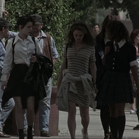 The Craft 1996 Fashion, The Craft Sarah Outfit, Sarah The Craft Outfits, The Craft Outfits, Craft Outfits, The Craft 1996, The Craft Movie, Girl Interrupted, Teen Movies