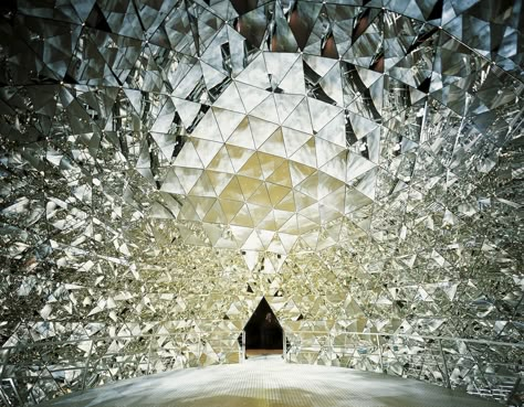 The centerpiece of Swarovski Crystal Worlds in Wattens is the Crystal Dome. Built in line with the construction principles of a geodesic dome by Buckminster Fuller, the Crystal Dome with its 595 mirrors gives the viewer the feeling of being inside a crystal. The multi-faceted walls refract sound and light many times over – only gradually revealing hidden works of art. Innsbruck, Mirror Art, Land Art, Objet D'art, Sparkling Crystal, Land Scape, Installation Art, Austria, Swarovski Crystals