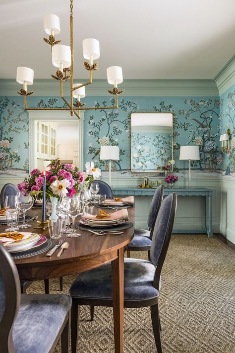 MareaClark_Laureldale-7 copy Dining Room Refresh, Long Living Room, Room Looks, Southern Traditional, Room Refresh, Bold Wallpaper, Chinoiserie Wallpaper, Oval Table Dining, Oval Table