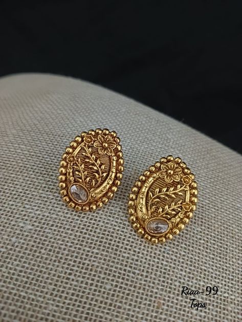 C'o.ar js Gold Inspo, Plain Earrings, Golden Earring, Bridal Jewelry Sets Brides, Indian Wedding Jewelry Sets, Simple Gold Earrings, Grey Saree, Gold Bridal Necklace, Vintage Gold Earrings