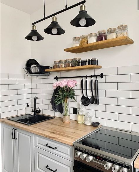 Small Kitchen Inspiration, Small Kitchen Decor, Studio Living, Patio Furniture Ideas, Kitchen Design Decor, Kitchen Furniture Design, Kitchen Plans, Apartment Kitchen, Tiny Kitchen