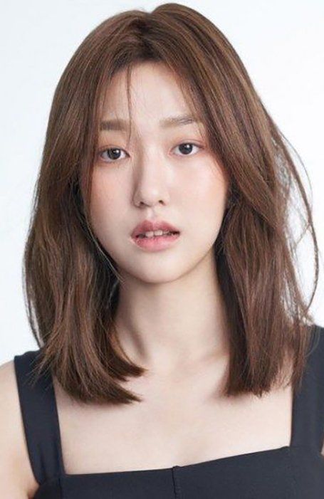 28 Best Medium Length Hairstyles & Haircuts for Women in 2021 Middle Length Hair, Korean Hairstyles, Korean Short Hair, Asian Short Hair, Medium Short Hair, Short Straight Hair, Shot Hair Styles, Haircuts For Medium Hair, Haircuts Straight Hair