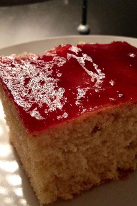 Nana's Old Fashioned Jelly Cake | "This is a moist yellow cake with a jelly spread over the top while warm. It is so moist, it will melt in your mouth! Use your favorite flavor of jelly." #allrecipes #dessertrecipes #dessertideas #dessertdishes #dessertinspiration Moist Yellow Cakes, Buttermilk Pound Cake, Butter Steak, Apple Jelly, Sour Cream Pound Cake, Cake Mug, Lemon Cake Mixes, Chocolate Buttercream Frosting, Jelly Cake