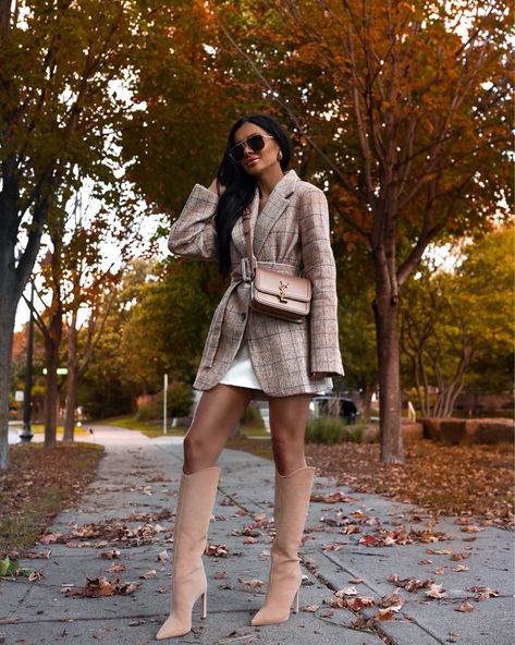 Quebec City Aesthetic, Fall Mini Skirt Outfit, Fall Mini Skirt, Mia Mia Mine, Patent Leather Leggings, Mia Mia, Fall Outerwear, Fall Mini, Quebec City