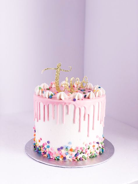 Second Birthday Cake Girl, 2 Year Birthday Cake Girl, Birthday Cake 2 Year Girl, 2nd Birthday Cake Girl, Second Birthday Cake, Second Birthday Cakes, Twin Birthday Cakes, 2 Birthday Cake, Birthday Inspo