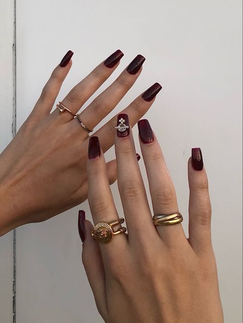 Red Nails Vivienne Westwood, Vivienne Westwood Nails Red, Gel Nails Charms, Vivienne Westwood Charm Nails, Dark Red Nails With Charms, Red Vivienne Westwood Nails, Red Nails Charms, Vivienne Westwood Inspired Nails, Victoria Paris Nails