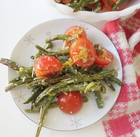 Italian Green Bean Salad | 12 Tomatoes Bbq Green Beans, Italian Green Beans, Green Bean Dishes, Bean Dishes, Green Bean Salad, Ginger Green Beans, 12 Tomatoes Recipes, Classic Appetizers, Green Bean Salads