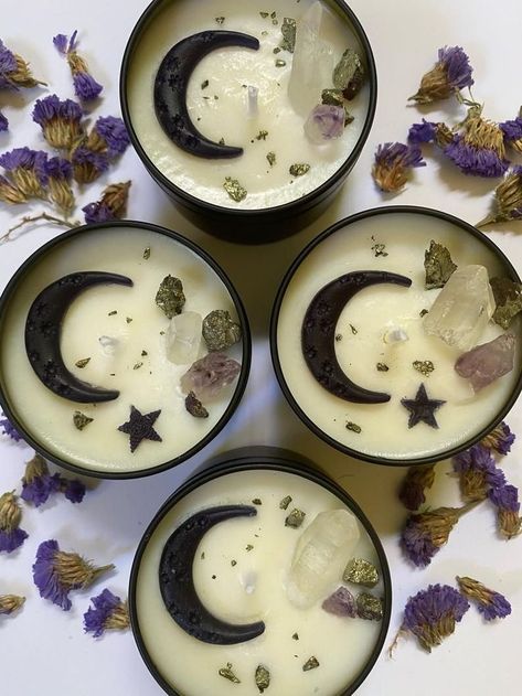 Witchy Products To Sell, Candle Making Decoration, Candle Art Ideas, Intention Candles Diy, Crystal Themed Wedding, Handmade Candles Ideas, Witchy Crafts To Sell, Unique Candle Making Ideas, Star Candles