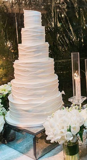 7 Tier Wedding Cake, Wedding Cakes Big, Tall Wedding Cake, Fondant Designs, Large Wedding Cakes, Tall Wedding Cakes, Huge Cake, Bridal Cake, Big Wedding Cakes