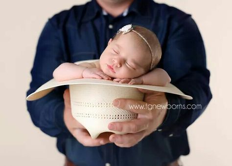 Adorable Country Newborn Hat Photography Rodeo Newborn Pictures, Cowboy Newborn Pictures, Western Baby Nurseries, Newborn Cowboy, First Family Photos, Hat Photography, Foto Newborn, Maternity Photography Poses Pregnancy Pics, Baby Pictures Newborn