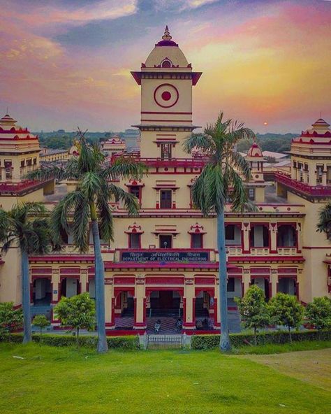 Ayurveda Banaras Hindu University, Uttar Pradesh , India Iit Guwahati Wallpaper, Iit Roorkee Wallpaper, Iit Wallpapers, Antique Buildings, Iit Guwahati, Iit Roorkee, College Image, Banaras Hindu University, Iit Jee