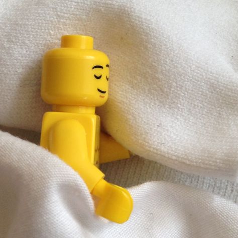 #legosinlove Lego Aesthetic Wallpaper, Lego Icon, Lego Pfp, Lego Wallpaper, 밈 유머, Lego Photo, Lego Man, Lego Pictures, Lego Photography