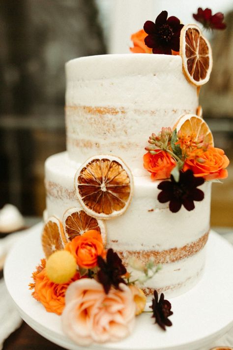 Orange Blossom Wedding Cake, Wedding Fruit Decoration, Wedding Cake With Dried Oranges, Dried Orange Cake Decoration, Dried Orange Wedding Cake, Dried Orange Wedding Decor, Dried Oranges Wedding Decor, Marigold Wedding Cake, Orange Wedding Reception