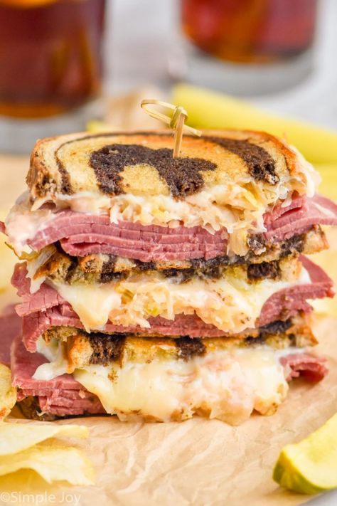 Nothing is quite as satisfying as a Reuben Sandwich. This simple corned beef sandwich comes together with just a few ingredients, and is so delicious. Don't want for St. Patrick's Day, make this delicious sandwich recipe year round. Rachel Sandwich, Turkey Reuben, Reuben Recipe, Corned Beef Sandwich, Taco Pasta Salad, Stuffed Salmon, Corn Beef, Crab Stuffed, Beef Sandwiches