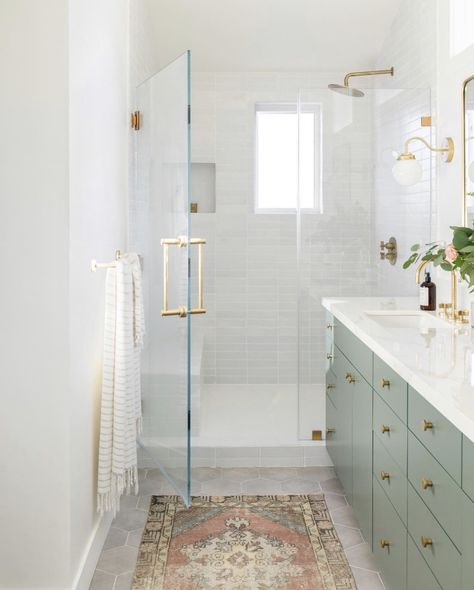 Small Bathroom With Tub, Kids Bathroom Remodel, Bathtub Shower Combo, Bathroom With Tub, Full Bathroom Remodel, Bathroom Tub Shower, Bathroom Redesign, Bathroom Tub, Bathroom Remodel With Tub