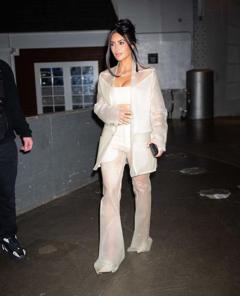 Kloe Kardashian 2024, Kourtney Kardashian Met Gala, Kim Kardashian Met Gala 2024, Kourtney Kardashian Red Carpet, Kim Outfits, Kim Kardashian In White, Kim Style, Kardashians Jenner, Kim Kadarshian