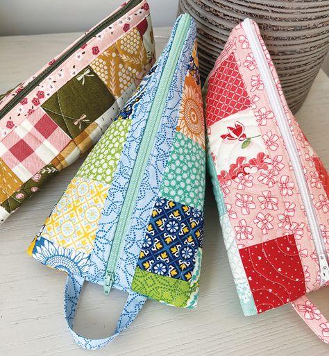 Quilted Pouches, Triangle Pouch, Charity Sewing, Grandmother Quilt, Jelly Roll Patterns, Zippered Pouches, Bags 2024, Quilted Bags, Pouch Sewing