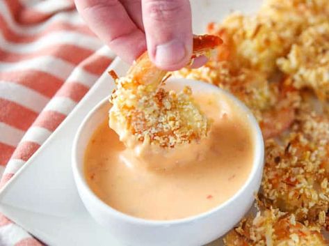 Let’s hear it for the Coconut lovers! This Baked Coconut Shrimp with Spicy Mayo Dipping Sauce is so delicious, you’ll think you are in the Caribbean while eating this! Mayo Dipping Sauce, Panko Shrimp, Air Fryer Coconut Shrimp, Shrimp Dipping Sauce, Coconut Shrimp Recipe, Coconut Shrimp Recipes, Air Fryer Pork Chops, Deep Fried Food, Spicy Mayo