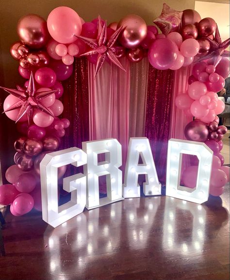 Ballroom Graduation Party, Pink Open House Ideas, Pretty Graduation Party, Black And Pink Graduation Party, Graduation Party Pink Theme, 8th Graduation Party Ideas, Hot Pink Grad Party, Pink And Black Graduation Party, Barbie Graduation Party