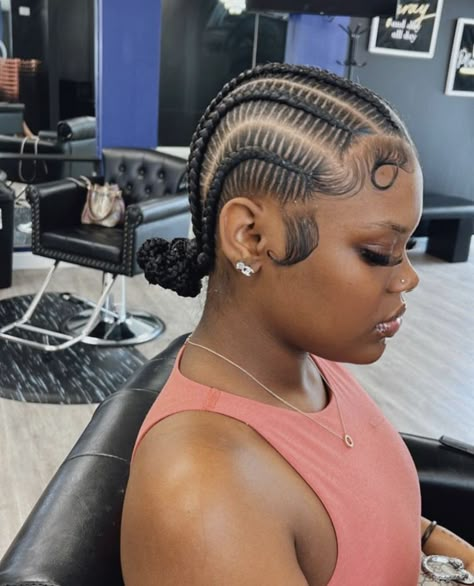 6stitch Braids, Straight Back Feed In Braids Into Bun, Boujee Hairstyles, 8 Feed In Braids, 2k Nails, Stitched Braids, Laid Hairstyles, Hair Edges, Laid Edges