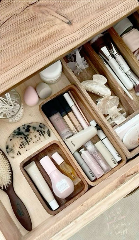 #organized #tidy #declutter #cleanhome #storage #neat #minimalist #space #order #simplicity #organizedlife #homeorder #simplify #clutterfree #organize #storageideas #cleanandtidy #neatliving #tidyup #cleanspace Rangement Makeup, Bathroom Counter Organization, Perfume Jewelry, Uni Room, Wood Vanity, Room Inspiration Bedroom, Bedroom Inspo, Room Organization, Dream Room