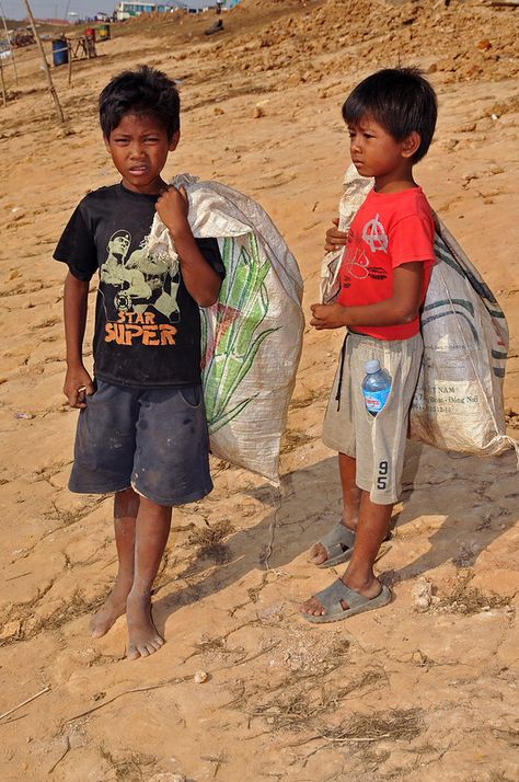 Slum Area, Edit Poto, World Poverty, Tonle Sap, Child Labour, Non Governmental Organization, Painting Competition, Charity Organizations, Baby Faces