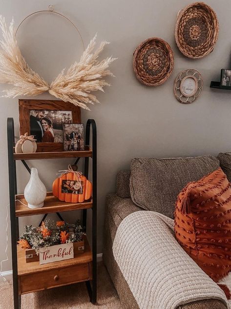 Fall & Halloween Room Decor Ideas! 🎃🎃 fall decor ideas for the home, fall decor, fall aesthetic, fall room aesthetic bedroom, cozy Fall Decor Ideas For Living Room Boho, Simple Fall Decor Living Room Cozy, Fall Apartment Decor Living Rooms Cozy, L Shaped Entryway Ideas, Cozy Halloween Living Room, Simple Fall Home Decor, Fall Room Decor Aesthetic Cozy, Simple Fall Decor Living Room, Country Apartment Decor