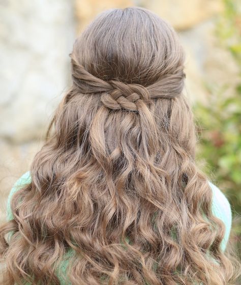 Basic Celtic Braid Celtic Knot Hairstyle, Celtic Knot Hair, Celtic Braid, Celtic Hair, Medieval Hairstyles, 5 Minute Hairstyles, Knot Braid, Hair Knot