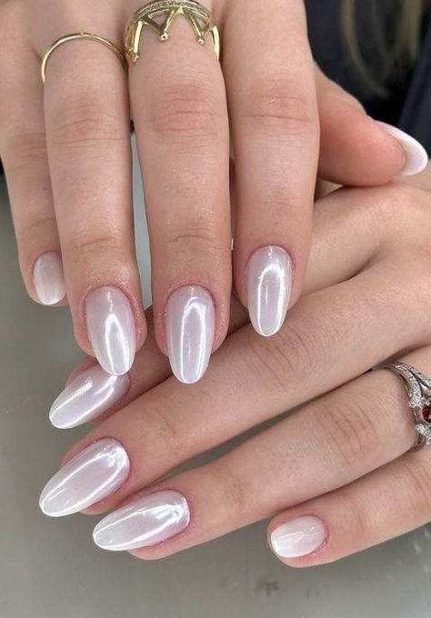 Light White Chrome Nails, White Mirror Nails, Glow Up Nails, White Chrome Nails Designs, Chrome Nails At Home, Milky White Chrome Nails, Chrome White Nails, Chrome Nails Silver, Semi Nails