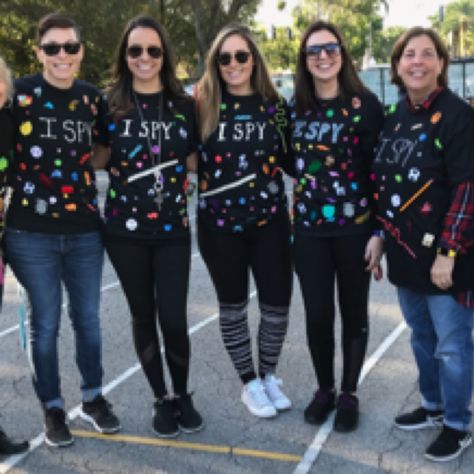 “I Spy” teacher team costume!! I Spy Costume, Teacher Team Halloween Costumes, Teacher Halloween Costumes Group, Squints And Wendy, Book Characters Dress Up, Office Halloween Costumes, Spirit Costume, Spirit Days, Halloween Costumes For Work