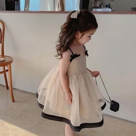 Kids Dress Pattern, Kids Fashion Dresses, Girl Dresses Kids, Stylish Kids Fashion, Baby Girls Dresses, Kids Dress Collection, Summer Dressing, Stylish Kids Outfits