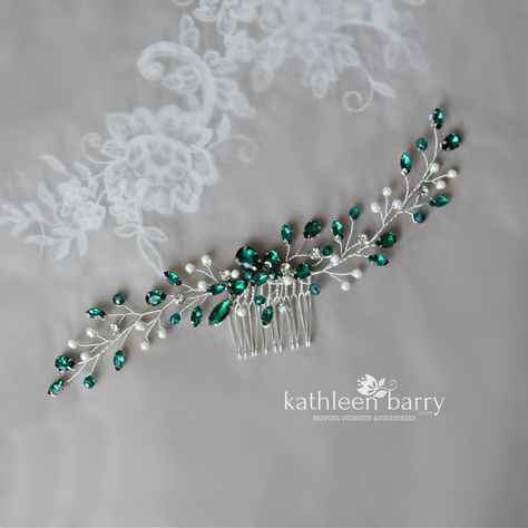 Green Wedding Hair, Bridesmaid Hair Inspo, Jewelry Making Wire, Emerald Green Wedding, Wedding Hair Vine, Emerald Green Weddings, Accessories Style, Bridal Hair Comb, Hair Vine