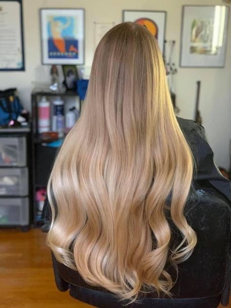 Warm Blonde Hair, Golden Blonde Hair, Rapunzel Hair, Long Hair Color, Hair Color Shades, Blonde Hair Inspiration, Blonde Hair Looks, Hair Color Balayage, Long Blonde Hair