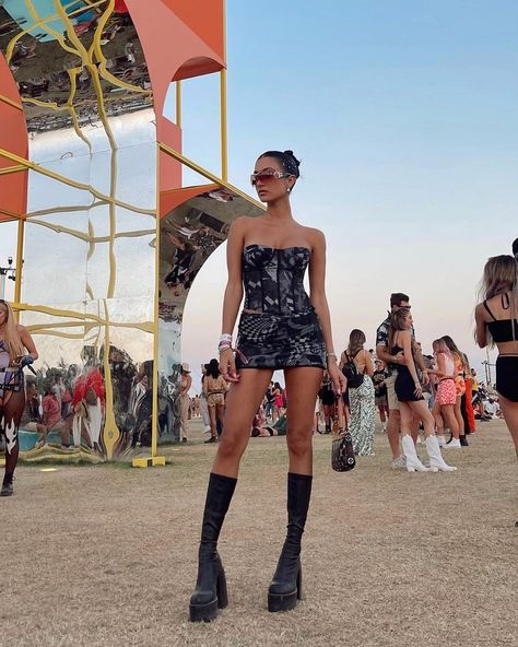 @racquelnatasha It was like I never left 🖤🎡 Coachella Outfit Celebrities, Coachella Celebrities, Coachella Style, Fashion Outfits Dresses, Outfits Dresses, Coachella Fashion, Coachella Outfit, Fashion Blog, Style Fashion