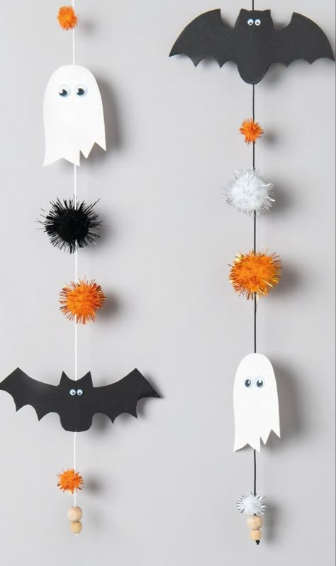 Cute Spider Craft, Fccla Ideas, Bedroom Craft Ideas, Room Parent, Dekorasi Halloween, Bricolage Halloween, Halloween Crafts Preschool, Easy Diy Halloween Decorations, Homemade Halloween Decorations