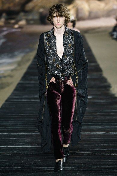 Style Androgyne, Saint Laurent Menswear, Male Fashion Trends, Androgynous Fashion, Menswear Fashion, Vogue Magazine, Fashion Weeks, Menswear Collection, Inspiration Mode