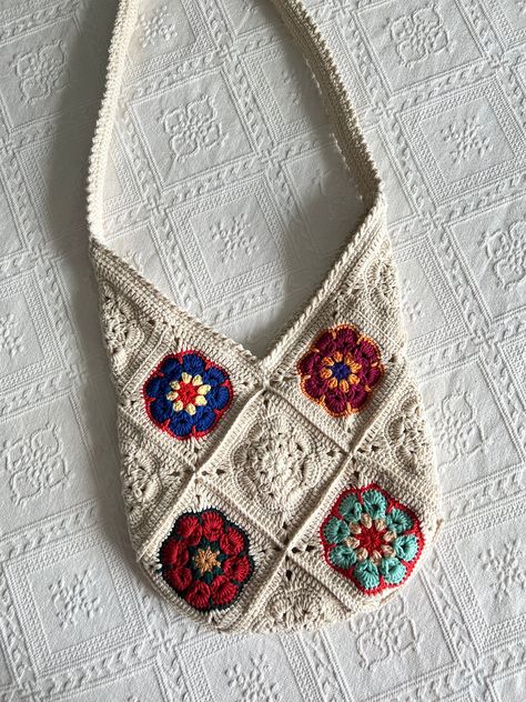 Blue Square Crochet Bag, Granny Square Handbag, Granny Square Purse, Workshop Inspiration, Crochet Hobo Bag, Crochet Workshop, Purse Patterns Free, Granny Square Projects, Square Handbag