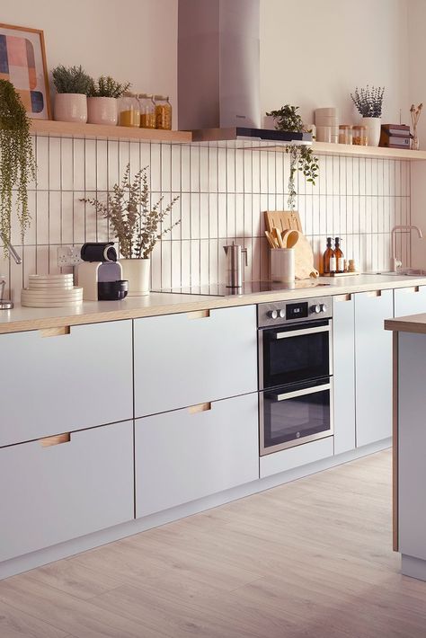 A serene shoot kitchen for Lux Studio London - a photographic and video studio in East London.  Plykea Formica Arctic Blue birch plywood kitchen fronts paired with semi-recessed handles and a Formica Soft White worktop, to customise an IKEA kitchen 🖤. All using IKEA Metod or Sektion cabinets.

#plywoodkitchen #birchplywood #plywood #ikeahack #kitchenideas #kitchentrends

📷 Lux Studio London Fröjered Ikea, Metod Ikea Kitchen, Birch Plywood Kitchen, Sektion Cabinets, Formica Kitchen, Ikea Metod Kitchen, White Worktop, Plywood Edge, Plywood Kitchen