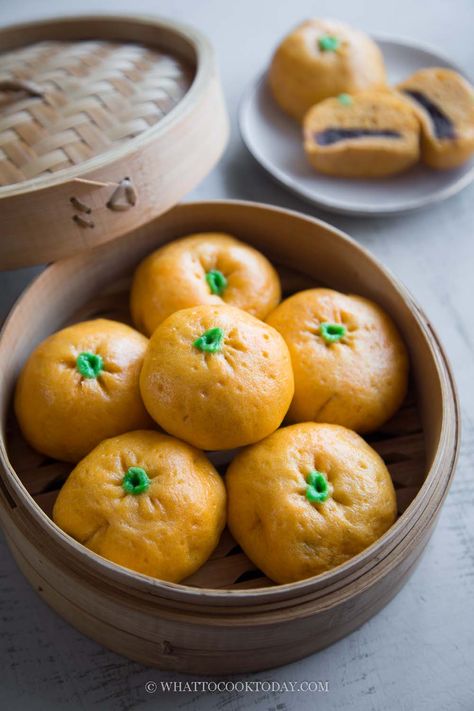 Learn how to easily make these soft fluffy Mandarin orange-shaped mantou/bao. They are fun to make and can be made plain to serve with other condiments or filled with sweet or savory fillings of your choice. I filled the buns with dou sha (sweet red bean paste). It is perfect to usher in the Chinese New Year. They are made with natural colors. Red Bean Bao Buns, Kawaii Recipes, Asian Bread, Chow Chow Recipe, Chinese Desserts, Pin Wall, Sweet Red Bean Paste, Asian Sweets, Sweet Red Bean