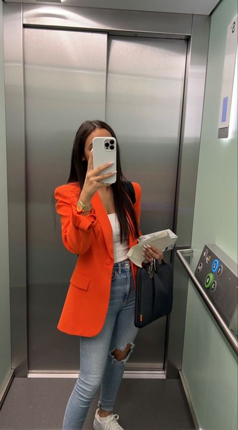 Orange Blazer Outfits, Orange Blazer, Chique Outfits, Office Outfits Women, Business Casual Outfits For Work, Casual Day Outfits, Elegante Casual, Classy Work Outfits, Stylish Work Outfits