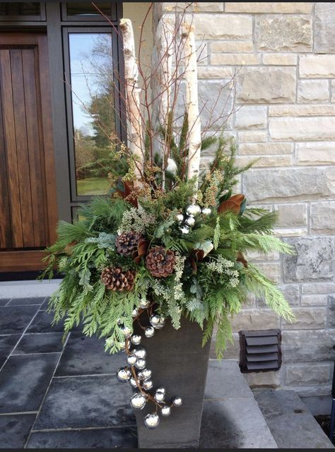 Christmas Urn Filler Ideas, Porch Pots Winter, Porch Pots Ideas, Winter Outdoor Planter Ideas, Winter Planters Front Porches, Christmas Food Ideas For Dinner, Winter Porch Pots, Outdoor Holiday Planters, Winter Pots