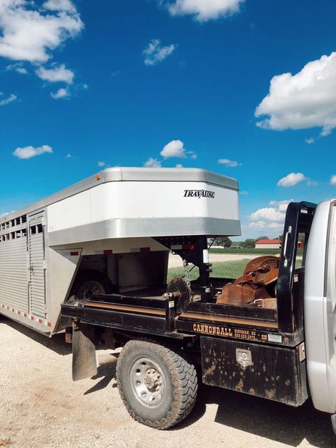 Ranch Truck, Cowboy Photography, Ranch Ideas, Cowboy Pictures, Dream Future, Rodeo Life, Western Aesthetic, Ranch Life, Future Lifestyle