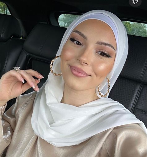 Hijabi Makeup Looks, Hijabi Makeup, Arab Desert, White Hijab, Makeup Hijab, Self Forgiveness, Hijab Makeup, Estilo Hijab, Stile Hijab