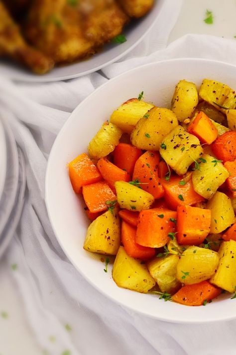 Roasted Squash And Sweet Potato, Sweet Potato And Squash Recipes, Sweetcorn Bake, Butternut Squash Soup Creamy, Butternut Squash And Sweet Potato, Food Potatoes, Butternut Squash Sweet, Butternut Recipes, Sweet Potato Dishes