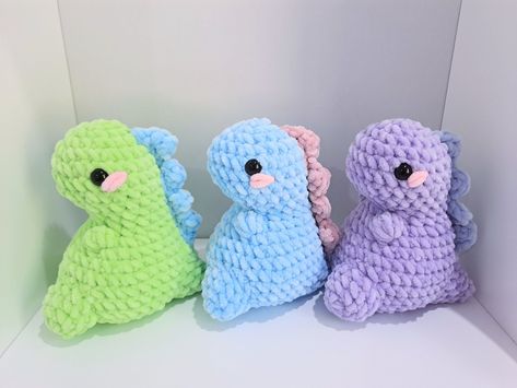 Get creative with crochet! Explore our collection of free amigurumi patterns for endless inspiration. Let's get crafting! 🧵🎨 Cute Colour Combinations, Three Aesthetic, Dino Plushies, Crocheted Dinosaur, Dinosaur Plushie, Crocheted Amigurumi, Owl Crochet Patterns, Crochet Plushies, Crochet Lion